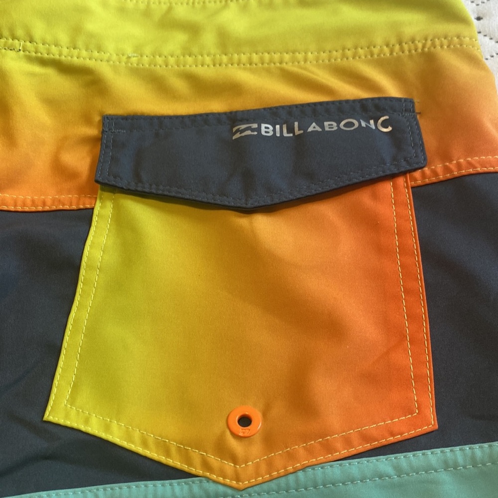 Billabong Platinum X Mens size 34 swim shorts - Rare sunset color - Like new - Picture 7 of 9